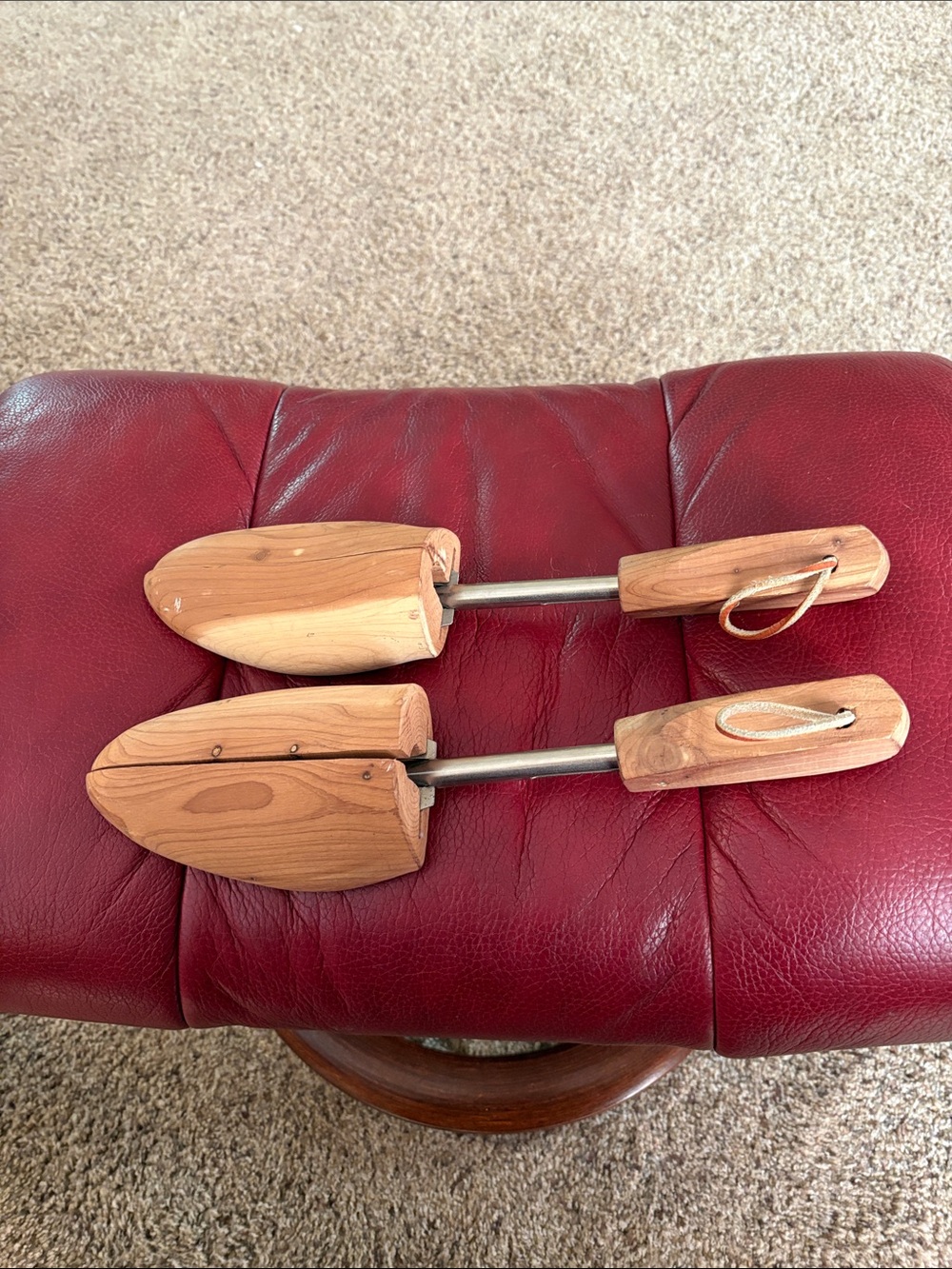 Wooden Cedar Shoe Trees - Pair     Great condition